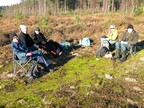 The Norfolk Conservation Corps team on the heathland area (2801)